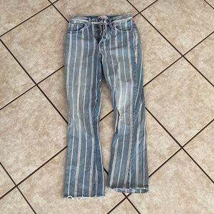 blue and white stripped skinny jeans 😸